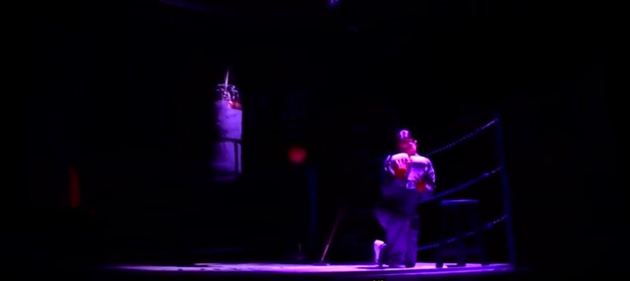 Ciertas cosas: Una historia de lucha, superación y confrontación ante el abuso contra la mujer